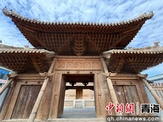 图为清真寺古朴建筑。潘雨洁 摄