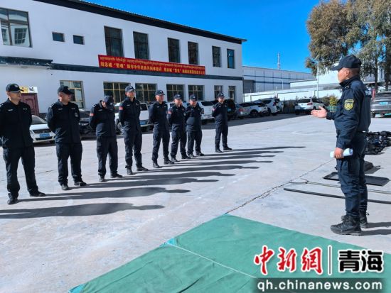 图为警务实战技能培训。兴海县委宣传部供图